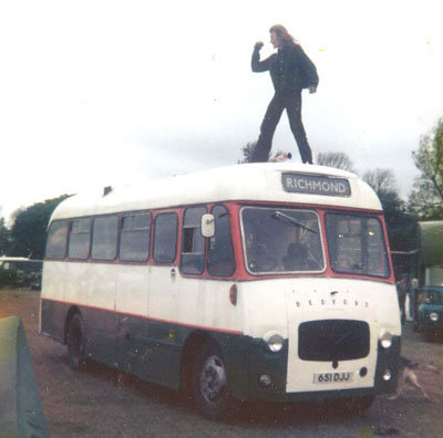 showing-off-again.jpg (25.43 KiB) Viewed 48275 times Here's the bus Rory mentioned.